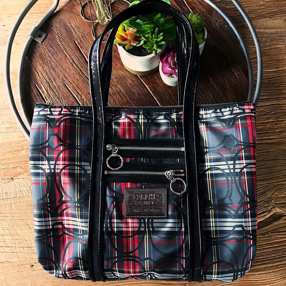 ✨NWOT✨ Coach Poppy Glam Signature Tote!